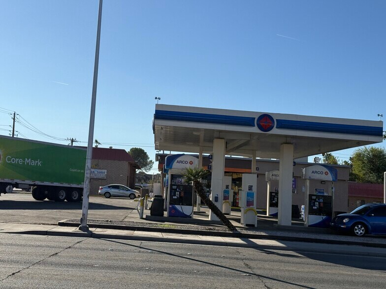 More Photos Of 551 N Lamb Blvd, Las Vegas Service Station For Sale