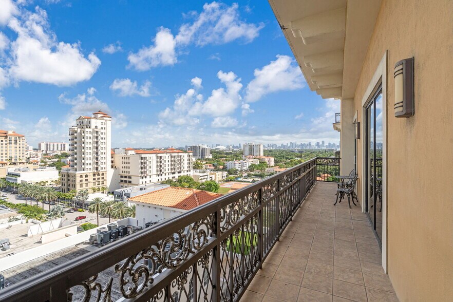 More Photos Of 2020 Ponce De Leon Blvd, Coral Gables Office For Sale