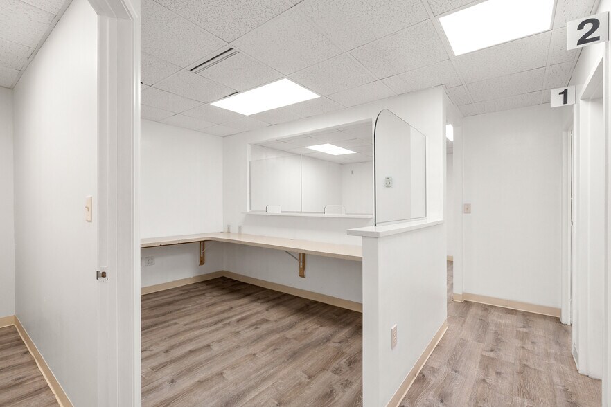 More Photos Of 6 Essex Center Dr, Peabody Medical For Sale
