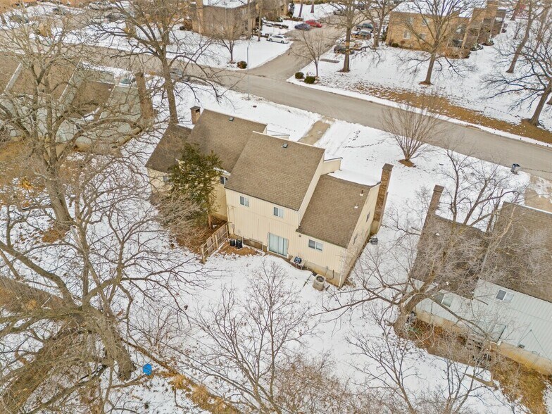 More Photos Of 1707 E 97th St, Kansas City Apartments For Sale