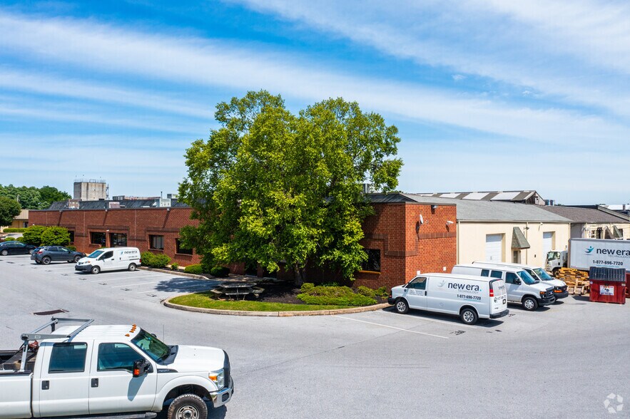 More Photos Of 208-210 Carter Dr, West Chester Light Distribution For Lease