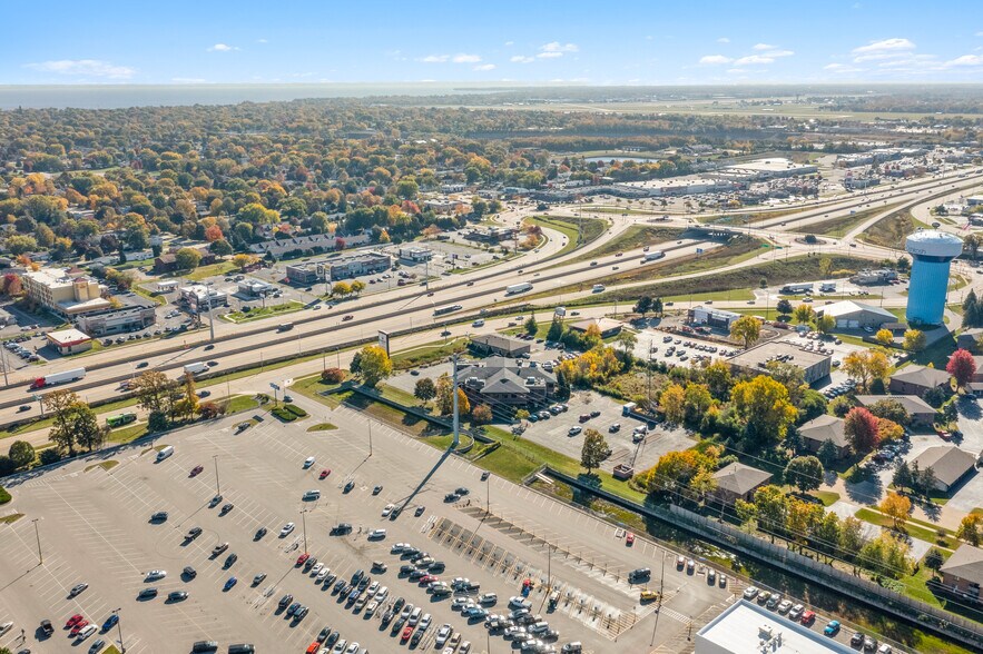 More Photos Of 491 S Washburn St, Oshkosh Office For Sale