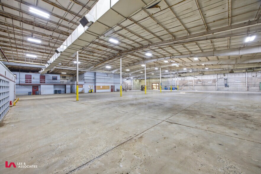More Photos Of 101 Conyers Industrial Dr, Cartersville Warehouse For Sale