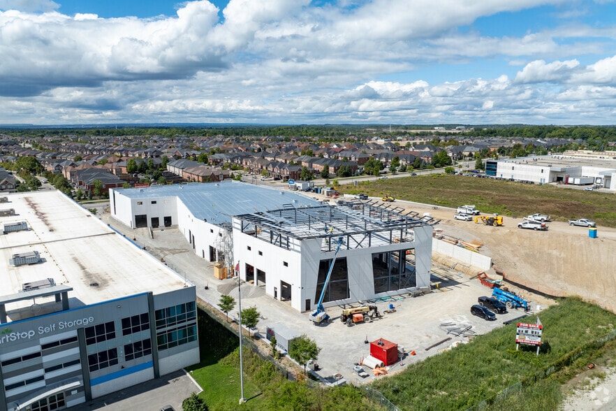 More Photos Of 435 Cityview Blvd, Vaughan Industrial For Sale