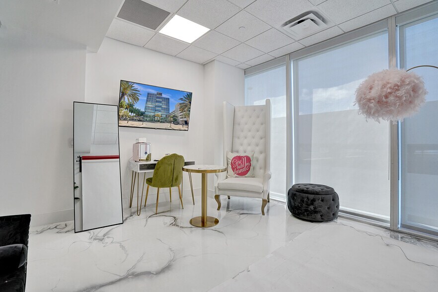 More Photos Of 18851 NE 29th Ave, Aventura Office For Lease
