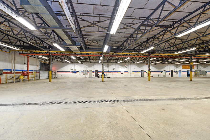 More Photos Of 3605 W 63rd St, Chicago Distribution For Lease
