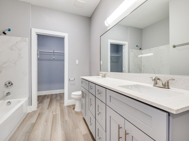 More Photos Of 1100 Us-90 Hwy W, Sealy Apartments For Sale