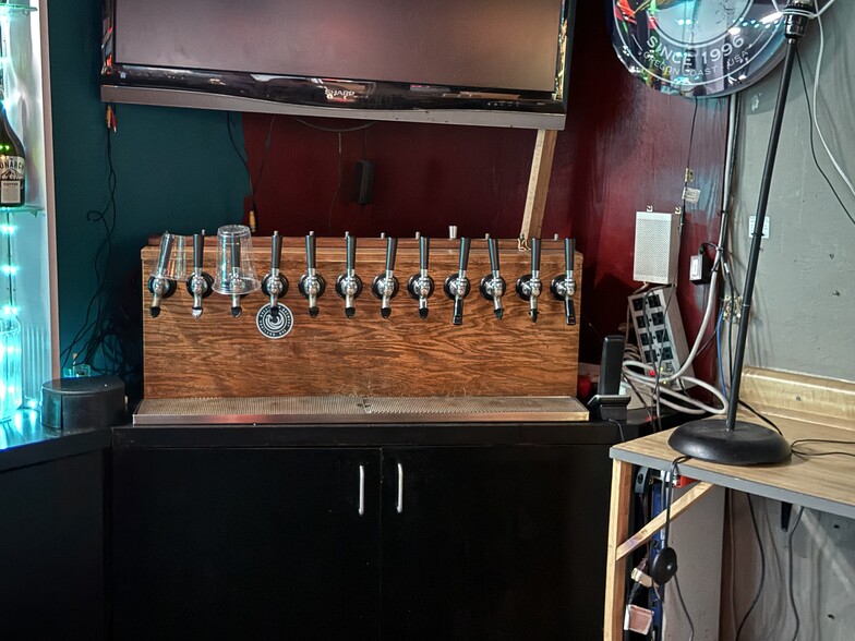 More Photos Of 2530 NE 82ND Ave, Portland Restaurant For Sale