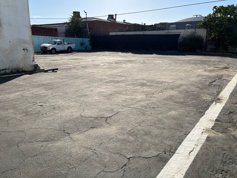 More Photos Of 10859 Drury Ln, Lynwood Land For Lease