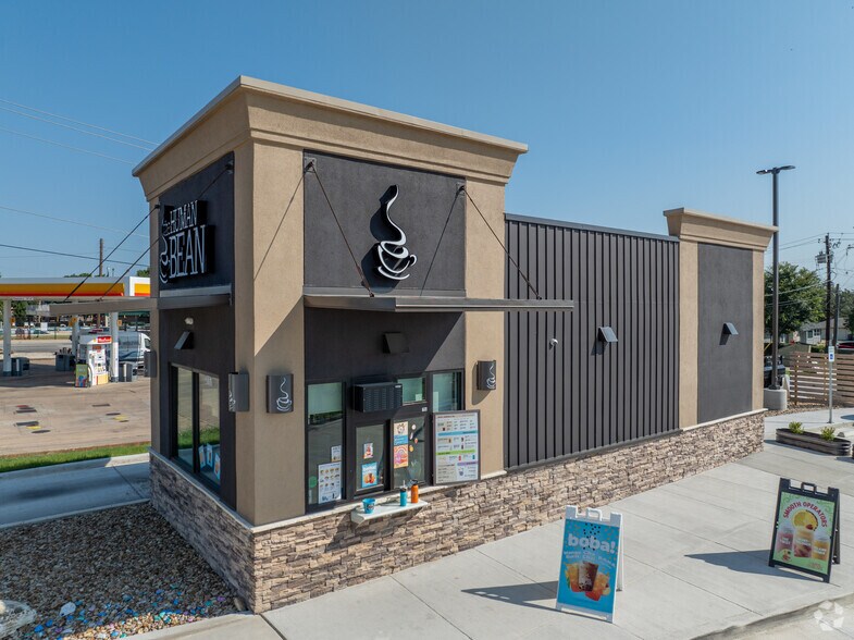 More Photos Of 3117 Williams Dr, Georgetown General Retail For Sale