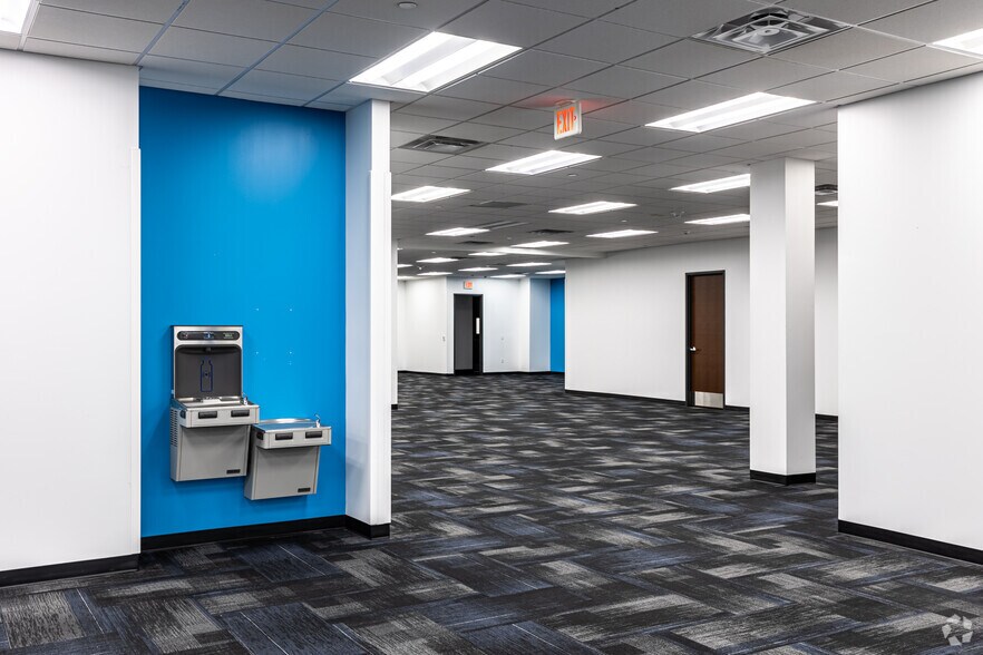 More Photos Of 6800 W 115th St, Overland Park Coworking Space