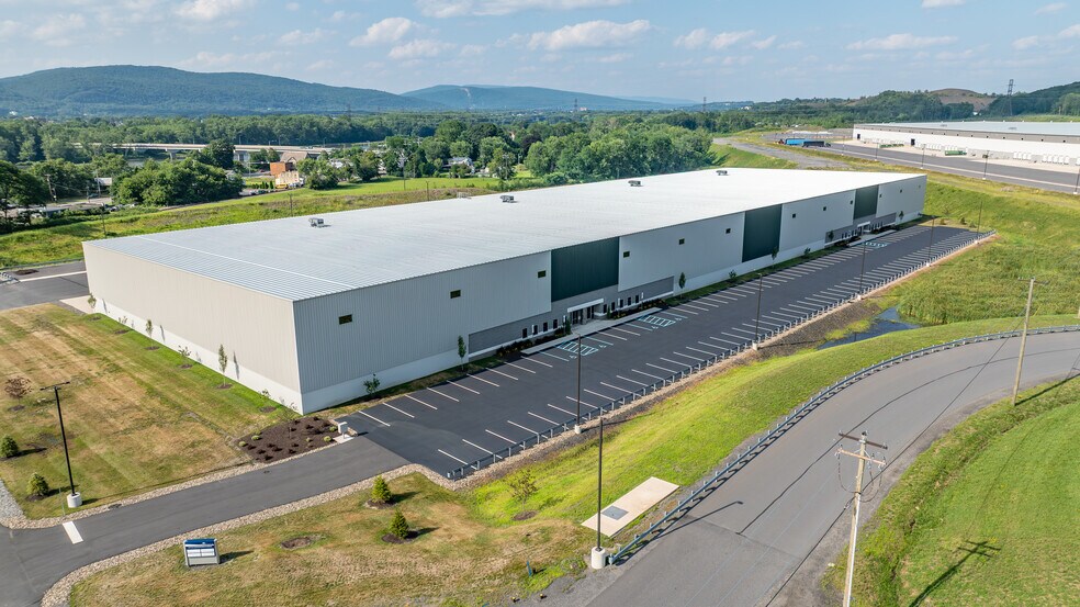 Primary Photo Of 144-154 Commonwealth Dr, Jenkins Distribution For Lease