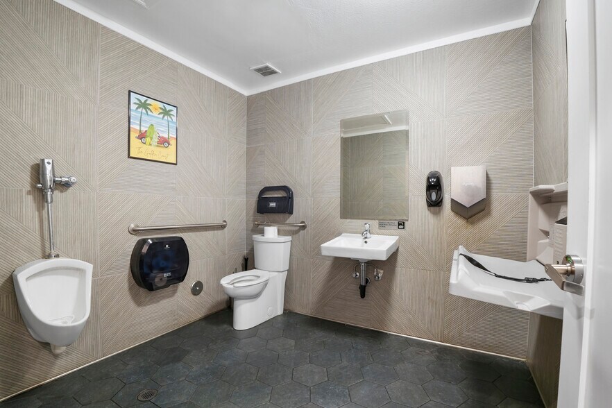 More Photos Of 1925 S El Camino Real, San Clemente Restaurant For Sale