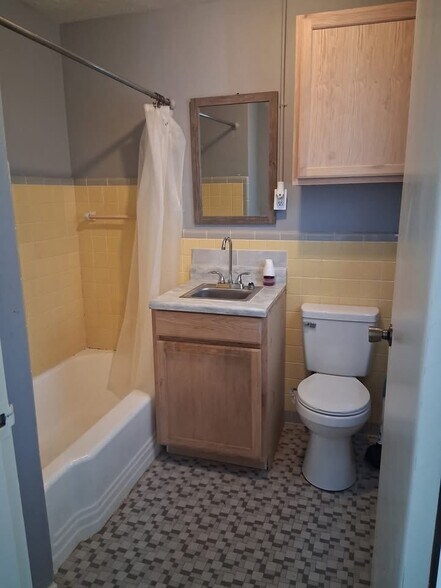 More Photos Of 500 Happy Valley Rd, Glasgow Hotel For Sale
