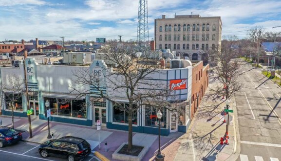 More Photos Of 419 S Main St, Royal Oak Restaurant For Lease