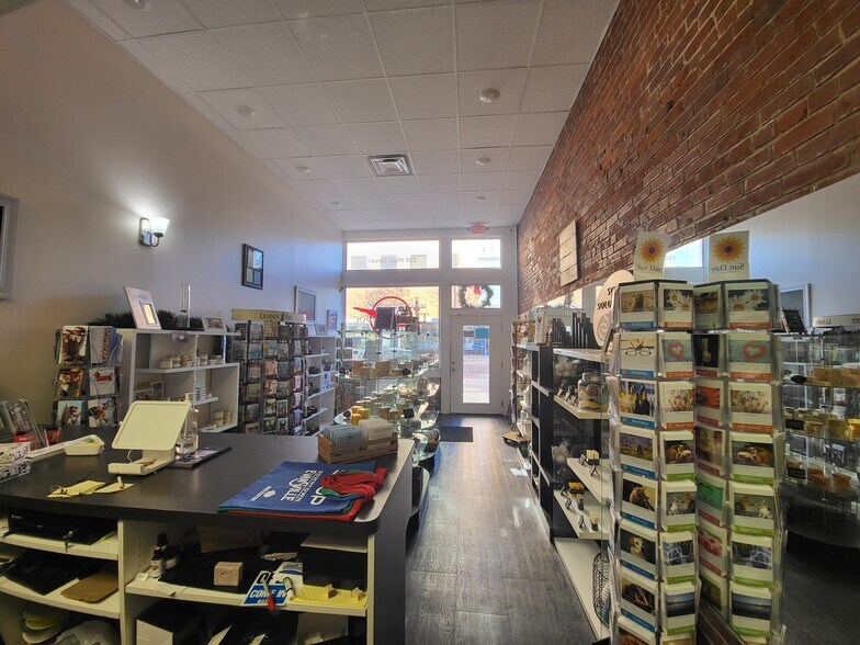 More Photos Of 327 Main St, Evansville Storefront For Sale