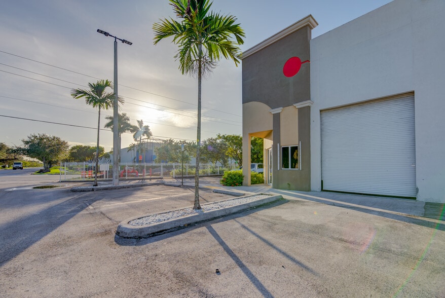 More Photos Of 3300 NW 112th Ave, Miami Light Manufacturing For Lease
