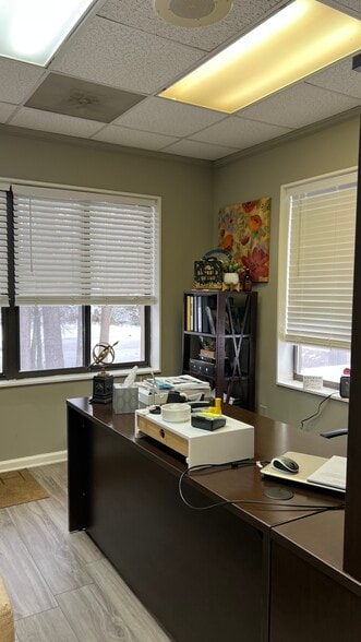 More Photos Of 3707 Latrobe Dr, Charlotte Office For Sale