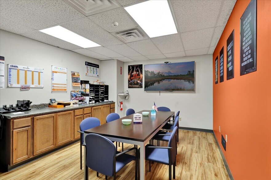 More Photos Of 2745A Leisczs Bridge Rd, Reading Industrial For Sale