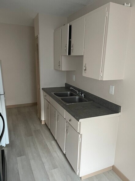 More Photos Of 11715 124th St NW, Edmonton Apartments For Sale