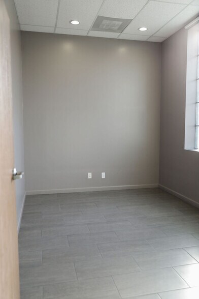 More Photos Of 10301 S La Cienega Blvd, Los Angeles Unknown For Lease