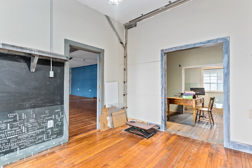 More Photos Of Custom House Wharf Street, Portland General Retail For Lease