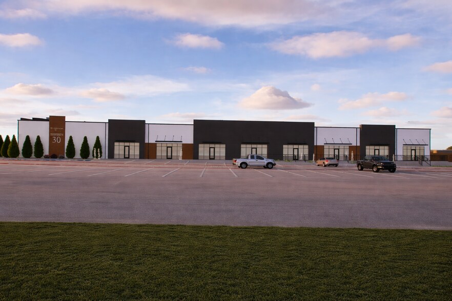 More Photos Of 1330 N US Highway 281, Stephenville Manufacturing For Lease