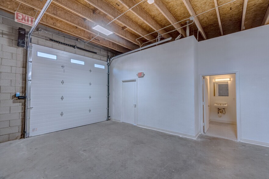 More Photos Of 1216 E Pennsylvania St, Tucson Warehouse For Lease