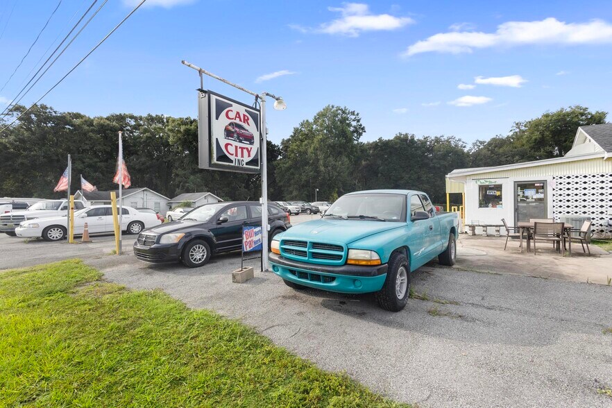 More Photos Of 2480 N Woodland Blvd, Deland Flex For Sale