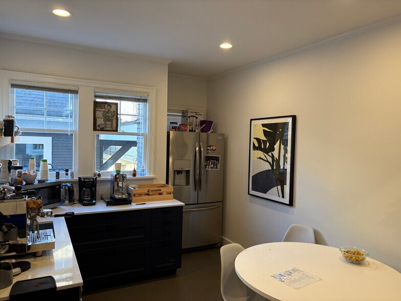 More Photos Of 614 Boylston Ave E, Seattle Office For Sale