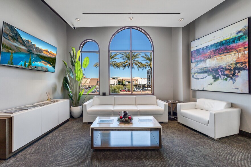 More Photos Of 7135 E Camelback Rd, Scottsdale Coworking Space