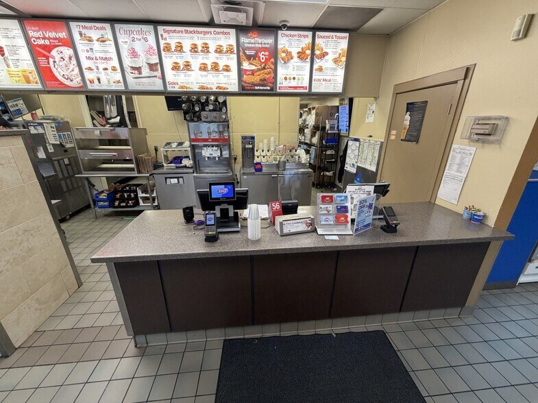 More Photos Of 418 S Ankeny Blvd, Ankeny Restaurant For Sale