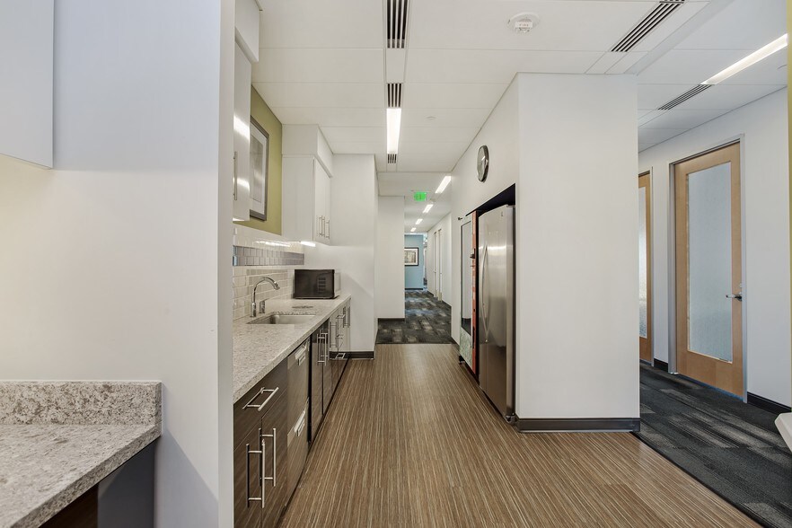 More Photos Of 100 International Dr, Baltimore Office For Lease