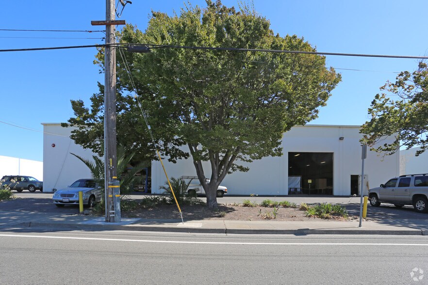 More Photos Of 900-940 Aladdin Ave, San Leandro Manufacturing For Sale