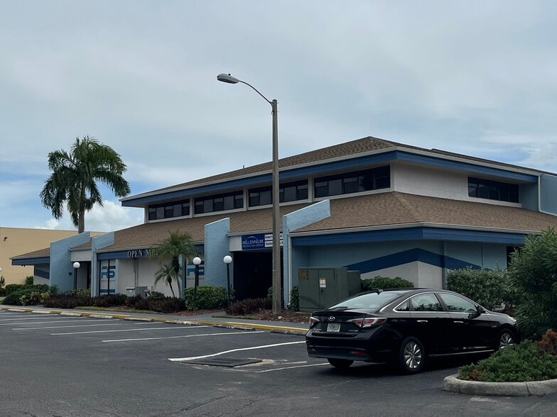 More Photos Of 12995 S Cleveland Ave, Fort Myers Unknown For Lease