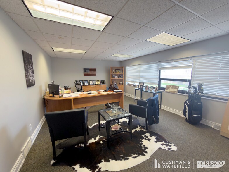 More Photos Of 4519 Brookpark Rd, Parma Warehouse For Lease