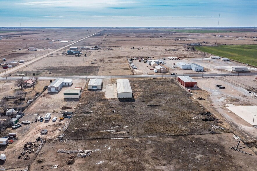 More Photos Of 1724 McCullough St, Pampa Warehouse For Sale