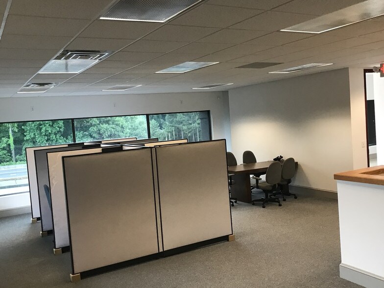 More Photos Of 2707 Buford Hwy, Atlanta Office For Sale