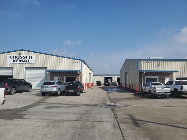 More Photos Of 1825 Dickinson Ave, Dickinson Warehouse For Lease