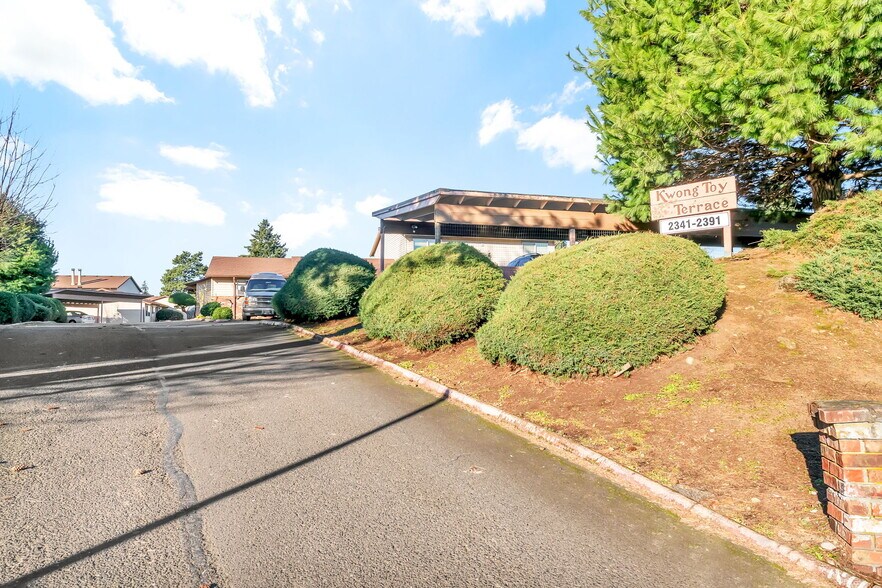 More Photos Of 2341 SE 152nd Ave, Portland Apartments For Sale