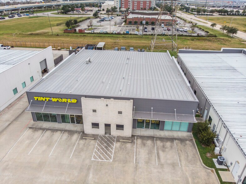 More Photos Of 145 Magellan Cir, Webster Light Distribution For Sale