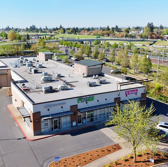 More Photos Of 1010-1058 SE 96th Ave, Portland Freestanding For Sale