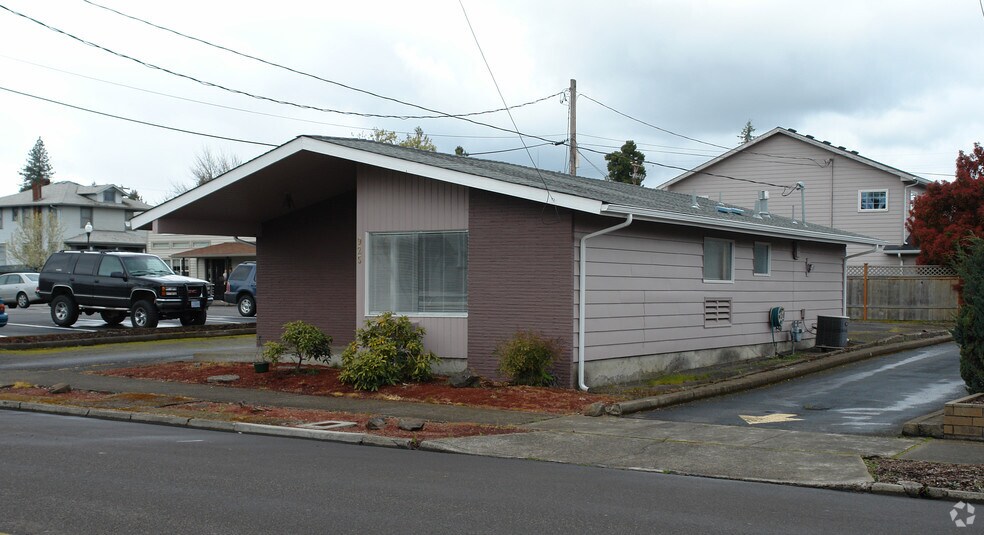 More Photos Of 925 9th Ave SW, Albany Office For Lease