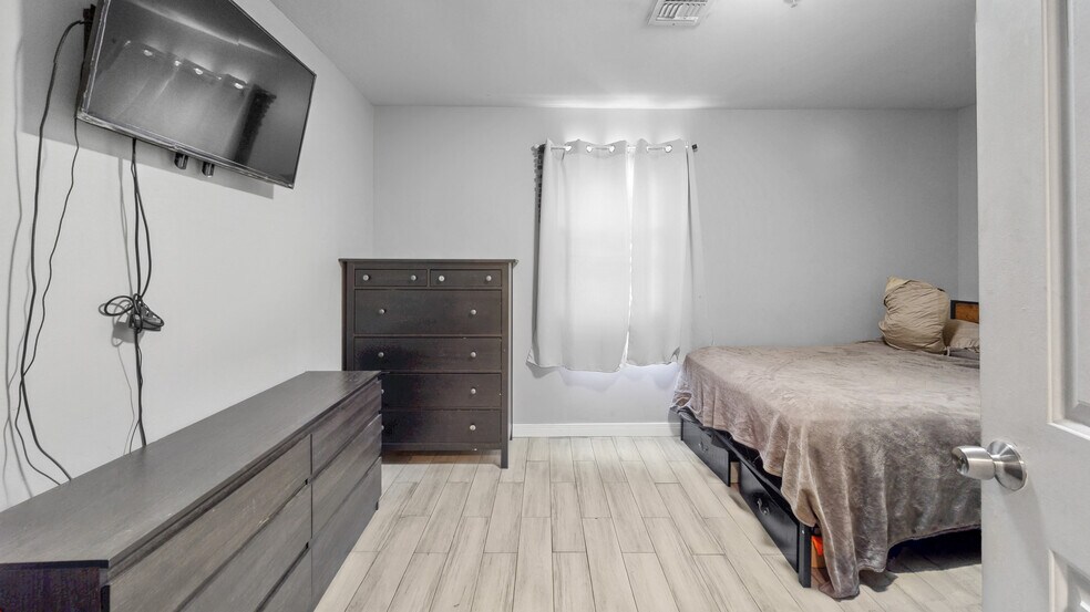 More Photos Of 433 Elizabeth Ave, Elizabeth Storefront Retail Residential For Sale