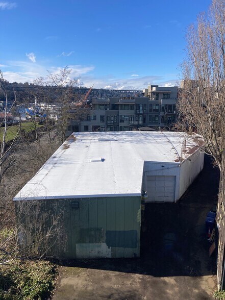 More Photos Of 3300-3310 Wallingford Ave N, Seattle Warehouse For Lease