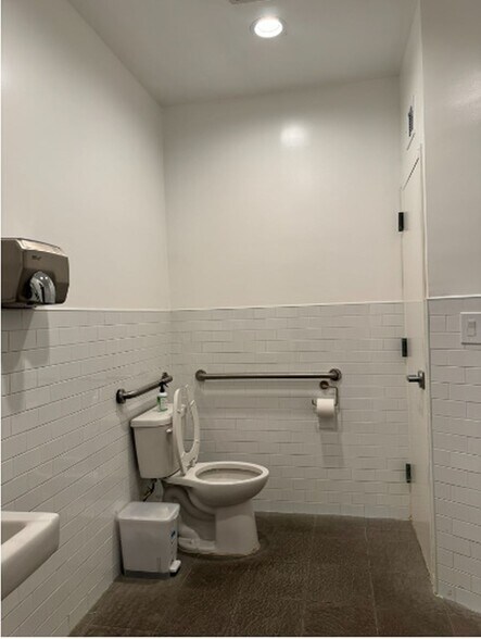 More Photos Of 4733 Little Neck Pky, Little Neck Specialty For Sale