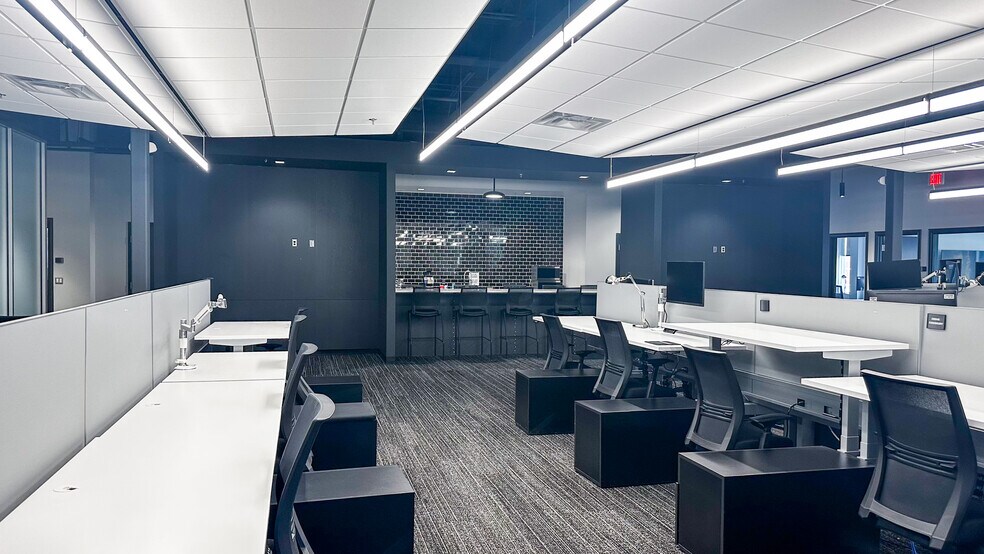 More Photos Of 14925 W 11 Mile Rd, Oak Park Research And Development For Lease