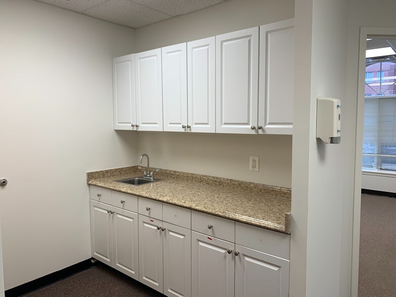 More Photos Of 3460 Old Washington Rd, Waldorf Medical For Lease