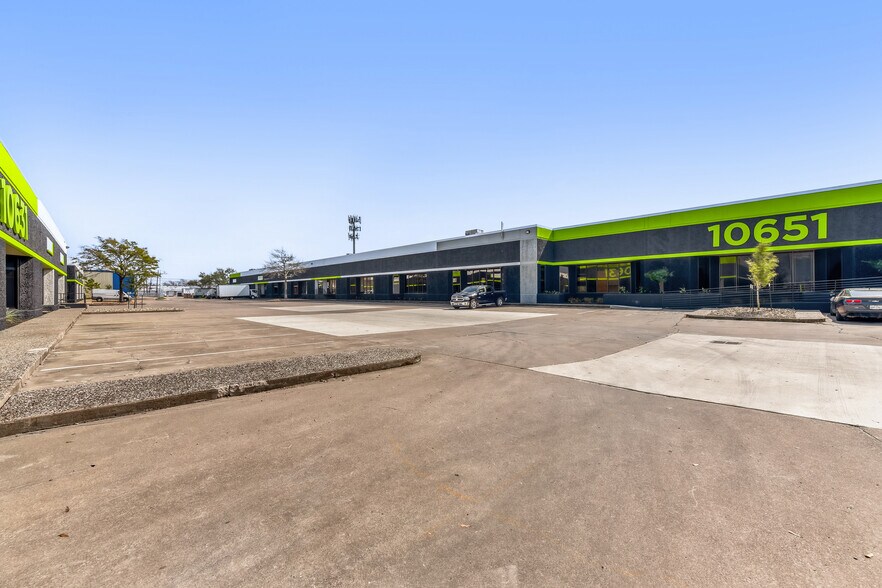 More Photos Of 10631 Harwin Dr, Houston Unknown For Lease