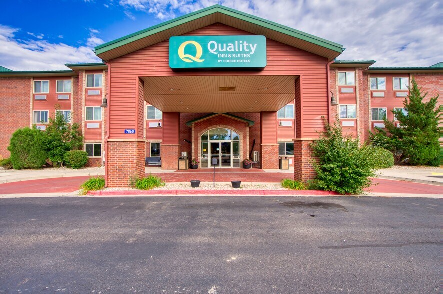 More Photos Of 7860 6th St, Wellington Hotel For Sale